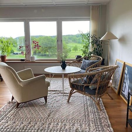 Apartment Right Next To The Golf Course And With The Ocean Just Around The Corner Ljungskile Eksteriør bilde