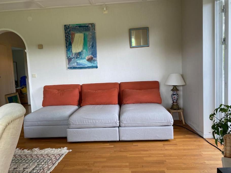 Apartment Right Next To The Golf Course And With The Ocean Just Around The Corner Ljungskile Eksteriør bilde