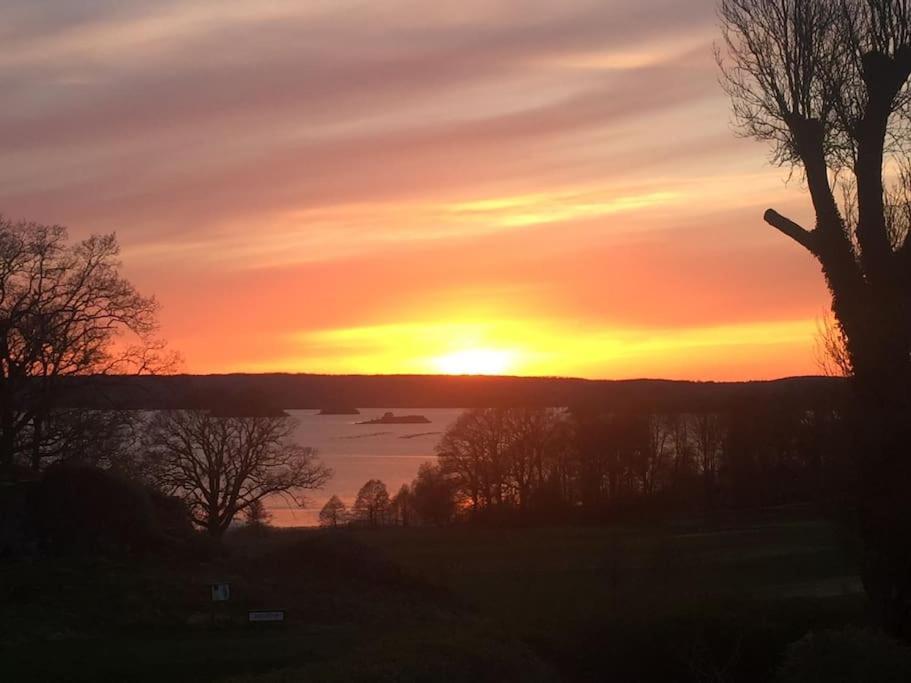 Apartment Right Next To The Golf Course And With The Ocean Just Around The Corner Ljungskile Eksteriør bilde