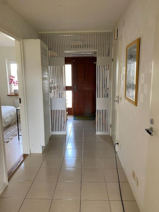 Apartment Right Next To The Golf Course And With The Ocean Just Around The Corner Ljungskile Eksteriør bilde